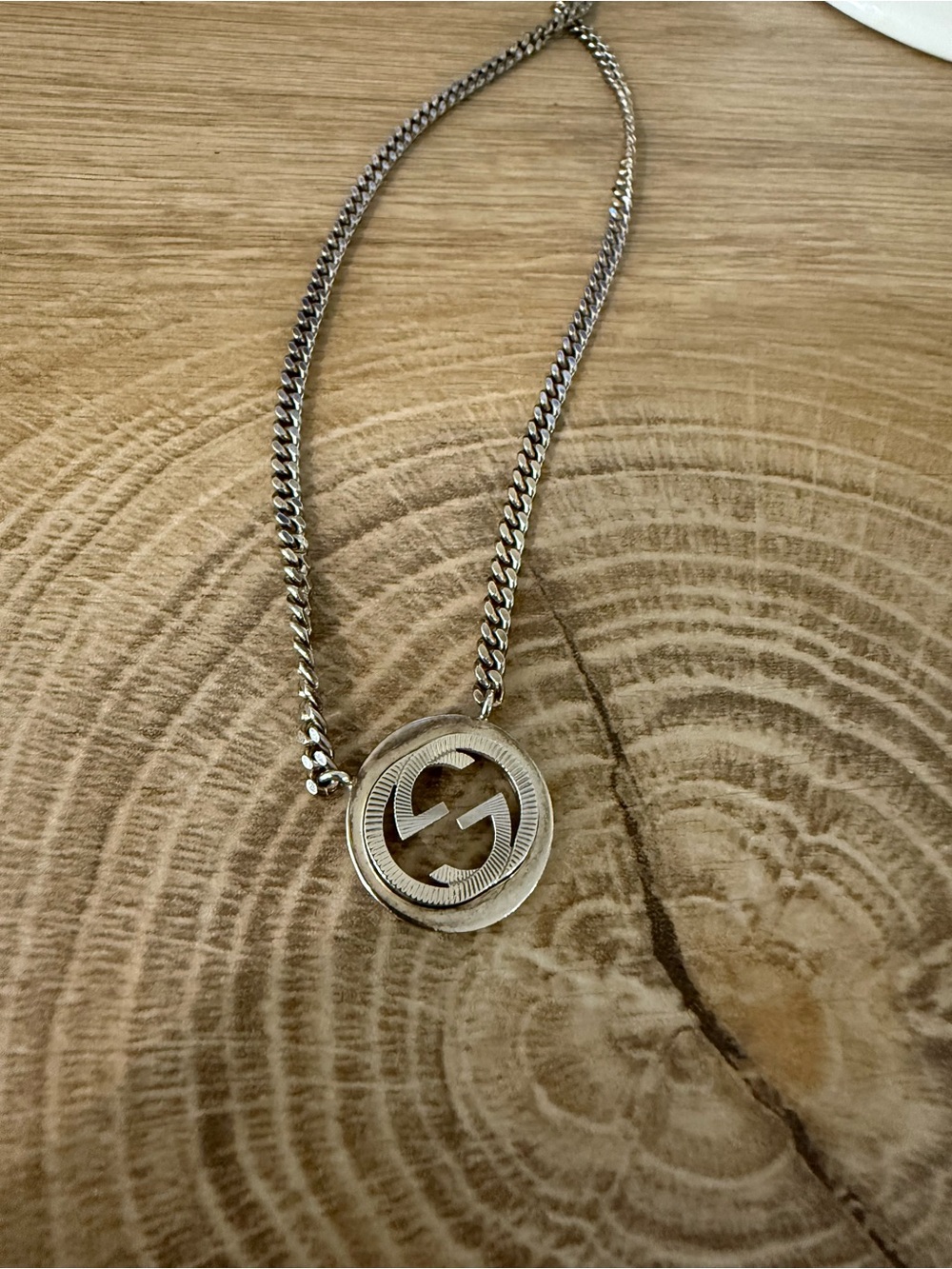 Gucci Interlocking G Grooved Pendant Necklace